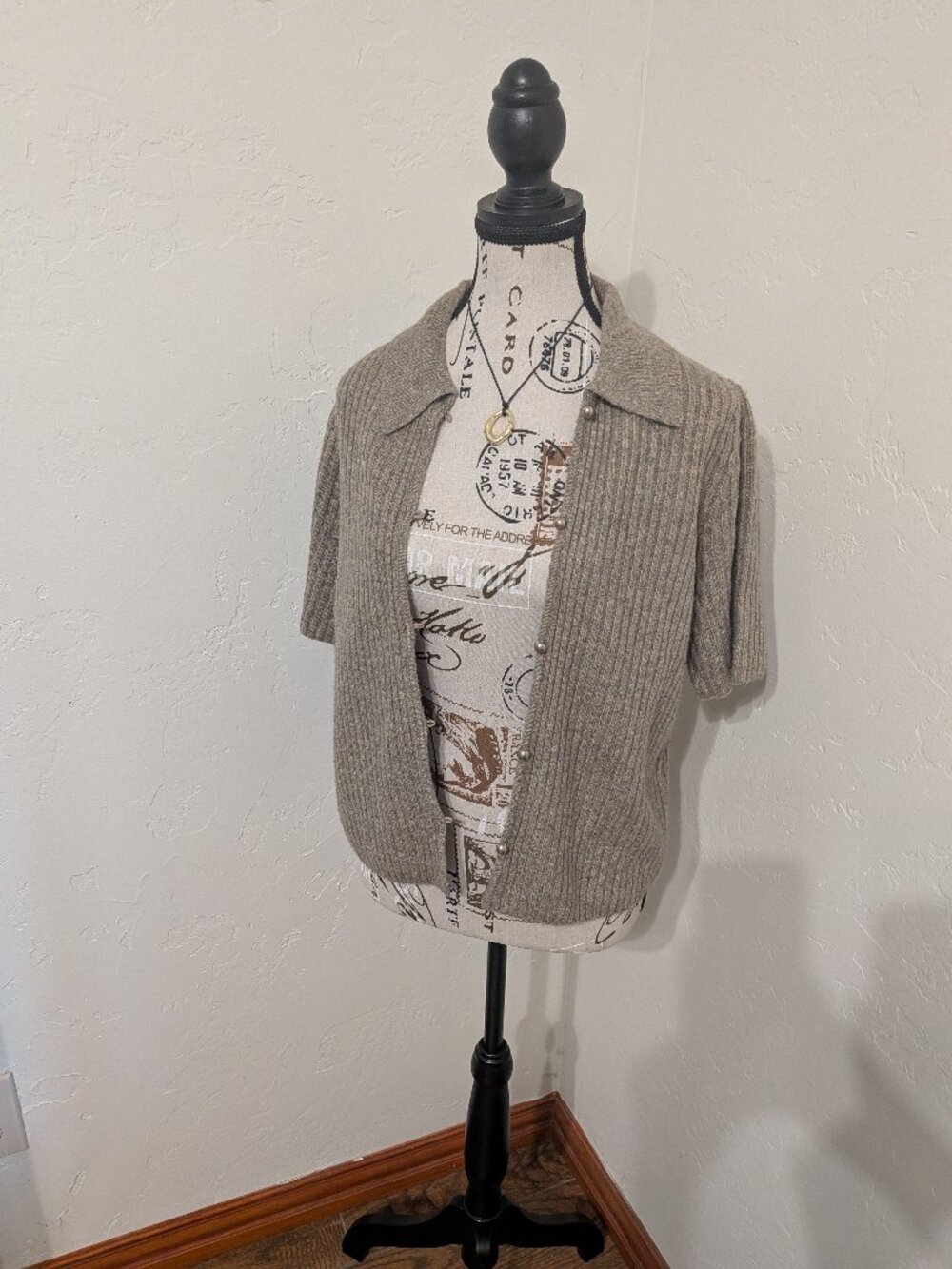 Abercrombie & Fitch pearl button sweater knit top
